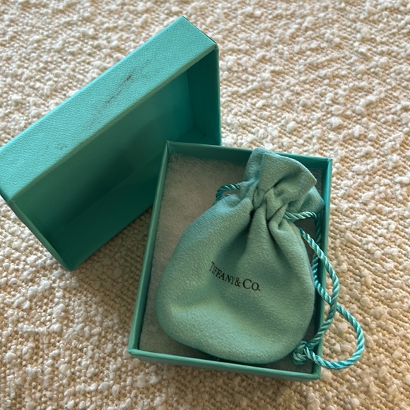 Tiffany Ziegfeld Pearl Necklace - Picture 3 of 7